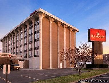 Days Inn & Suites By Wyndham 일리리아 외부 사진